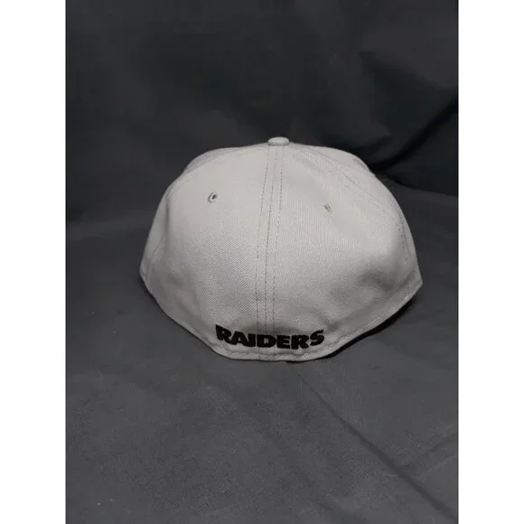 New Era 59Fifty Las Vegas Raiders Fitted Cap Grey Size 7 3/4 NEW WITH TAGS! - Picture 3 of 7